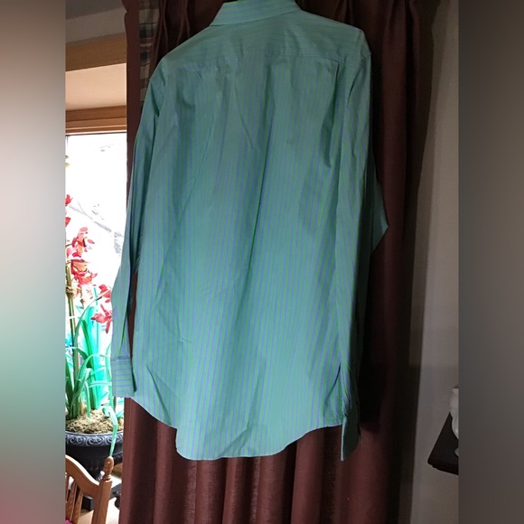 NWOT Gap Long Sleeve Casual and Comfortable Button Down Shirt in XL - Picture 2 of 4